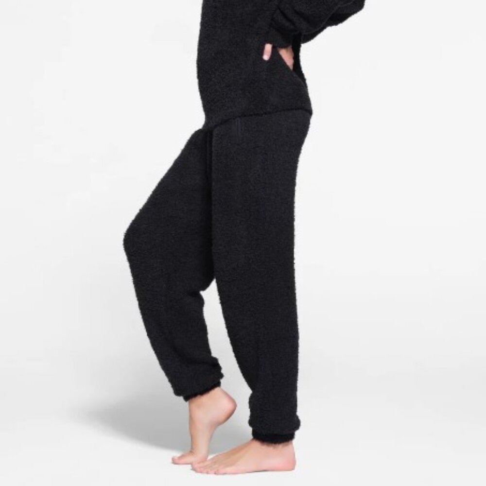 SKIMS COZY KNIT UNISEX JOGGER ONYX